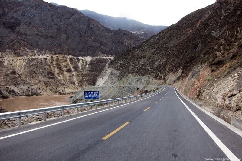 changebike adventure bike tours yunnan moon bay