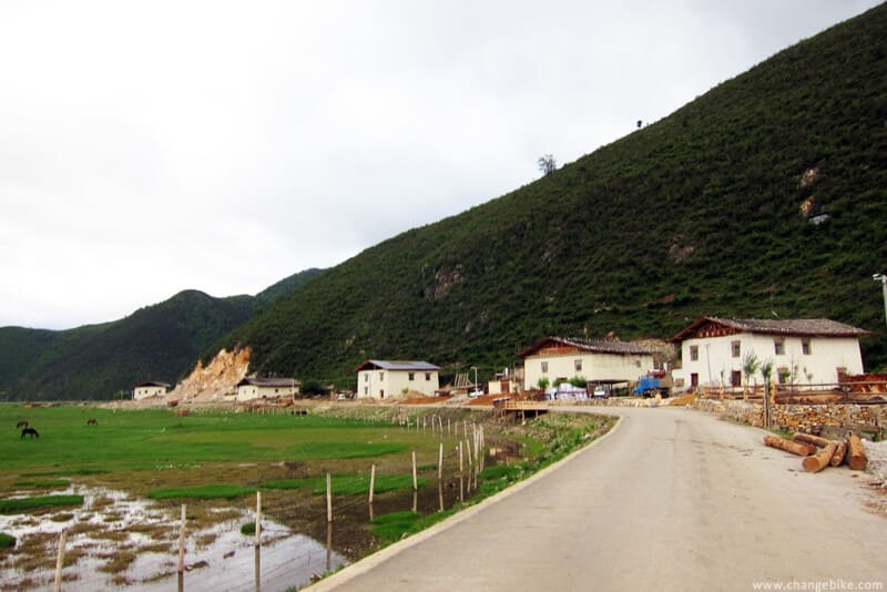 changebike adventure bike tours yunnan napa lake