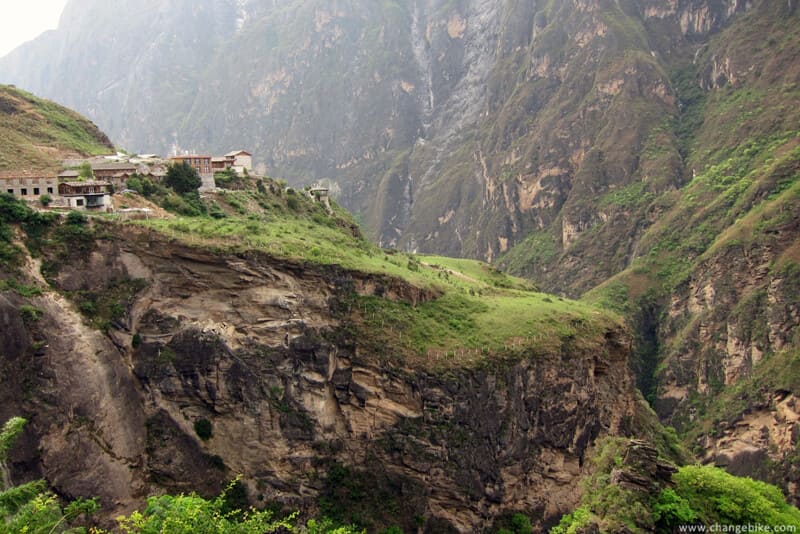 changebike yunnan bike tours yunnan tiger leaping gorge