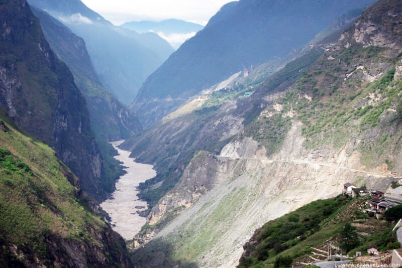 changebike yunnan bike tours yunnan middle tiger leaping gorge