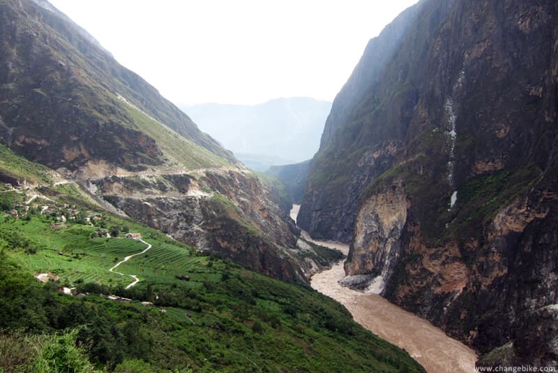 changebike yunnan bike tours yunnan middle tiger leaping gorge