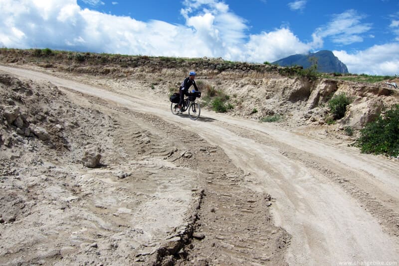 changebike yunnan bike tours yunnan lower tiger leaping gorge