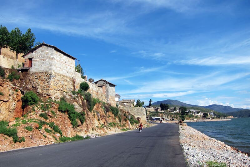 changebike adventure bike tours yunnan erhai